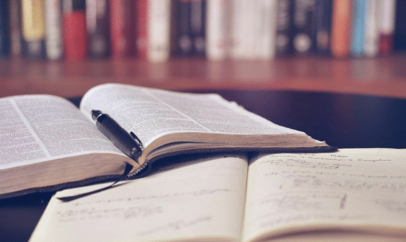 "Ksi��ki s� jak szalik", czyli o rynku literatury pi�karskiej. Rozmawiaj� eksperci