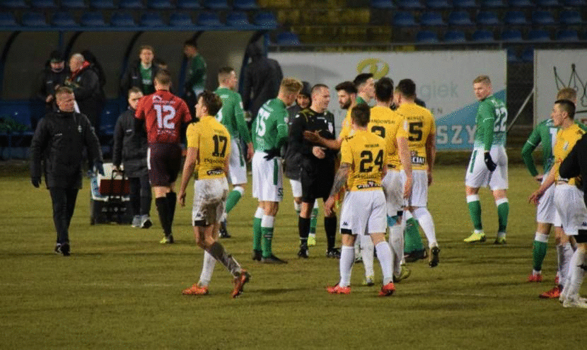 II liga: Sensacyjna porażka Radomiaka w Elblągu, Widzew wskakuje na pozycję lidera. Rozwój rozbił Siarkę (video)