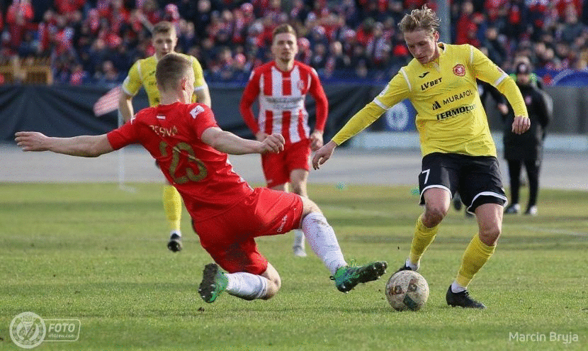 II liga: Czołówka solidarnie straciła punkty. Stal wygrywa derby z Siarką. Ruch nadal bez wiosennego zwycięstwa